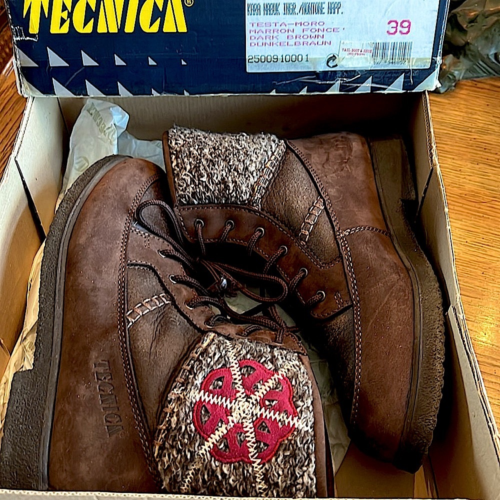 Fabulous Tecnica NEWInBox.Italy.DarkBrownSuede&Shearling.Sicilian/Moorish Design - Picture 14 of 15